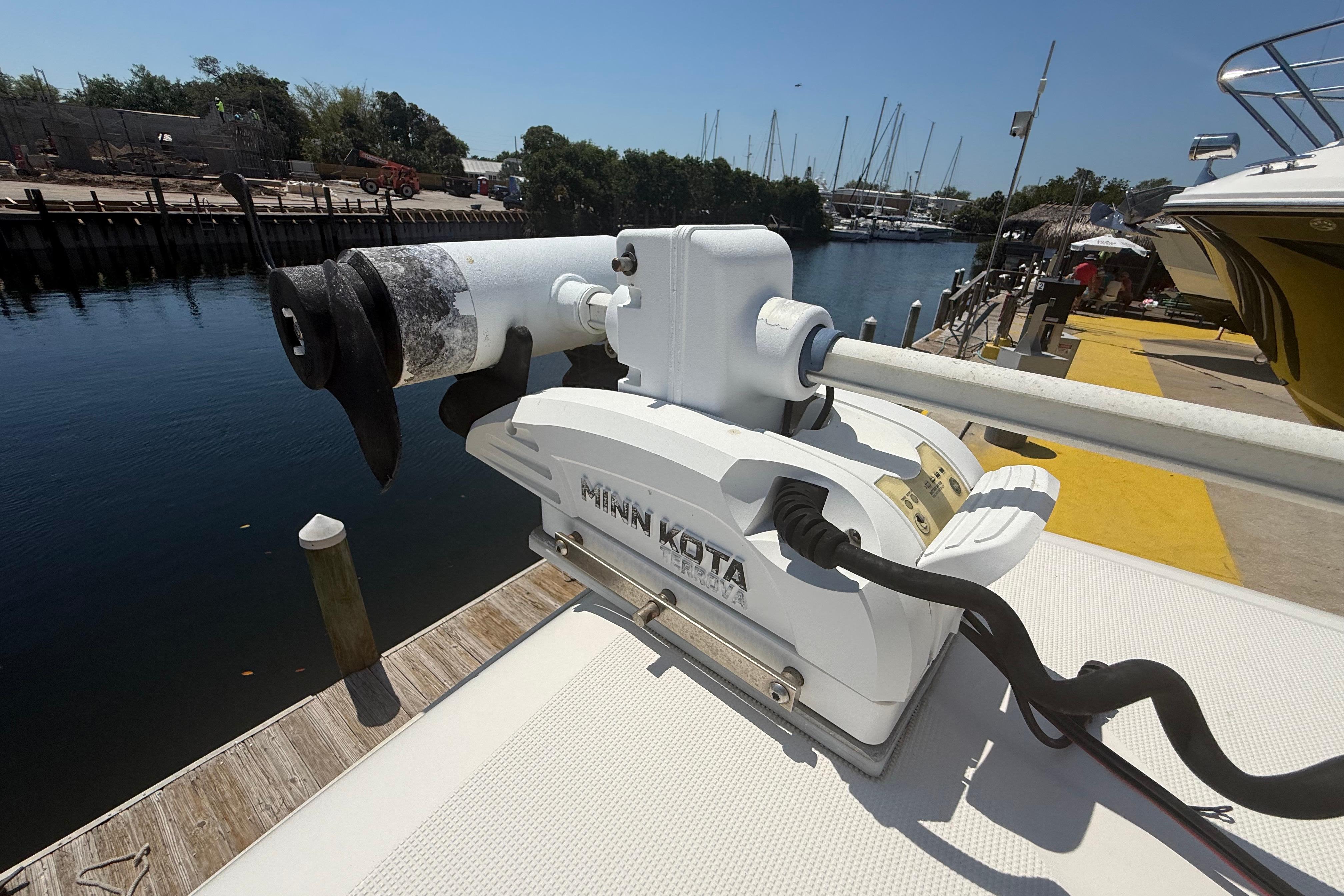 Minn Kota trolling motor on 2019 Key West Billistic 281 Center Console at dock.