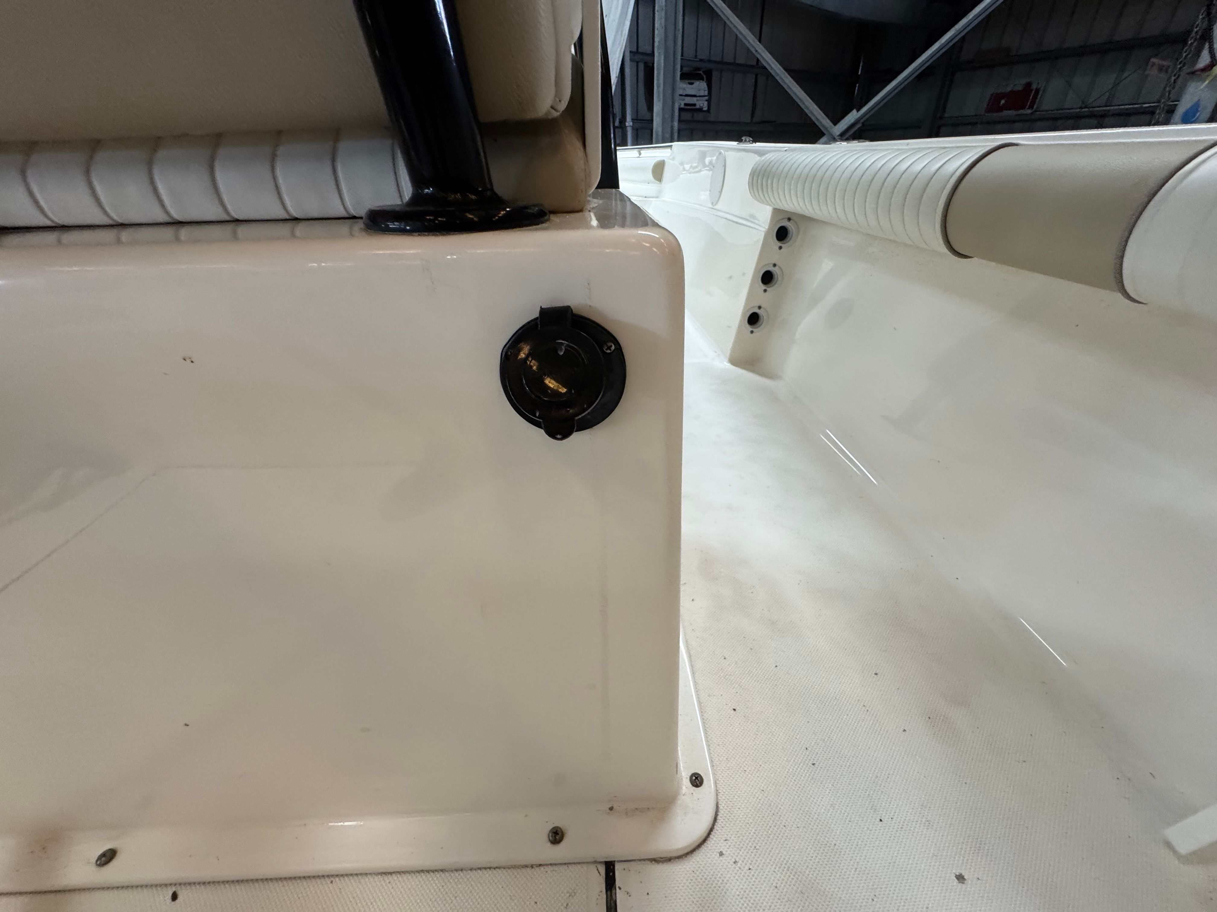 2020 Sea Born LX24 Center Console - 18