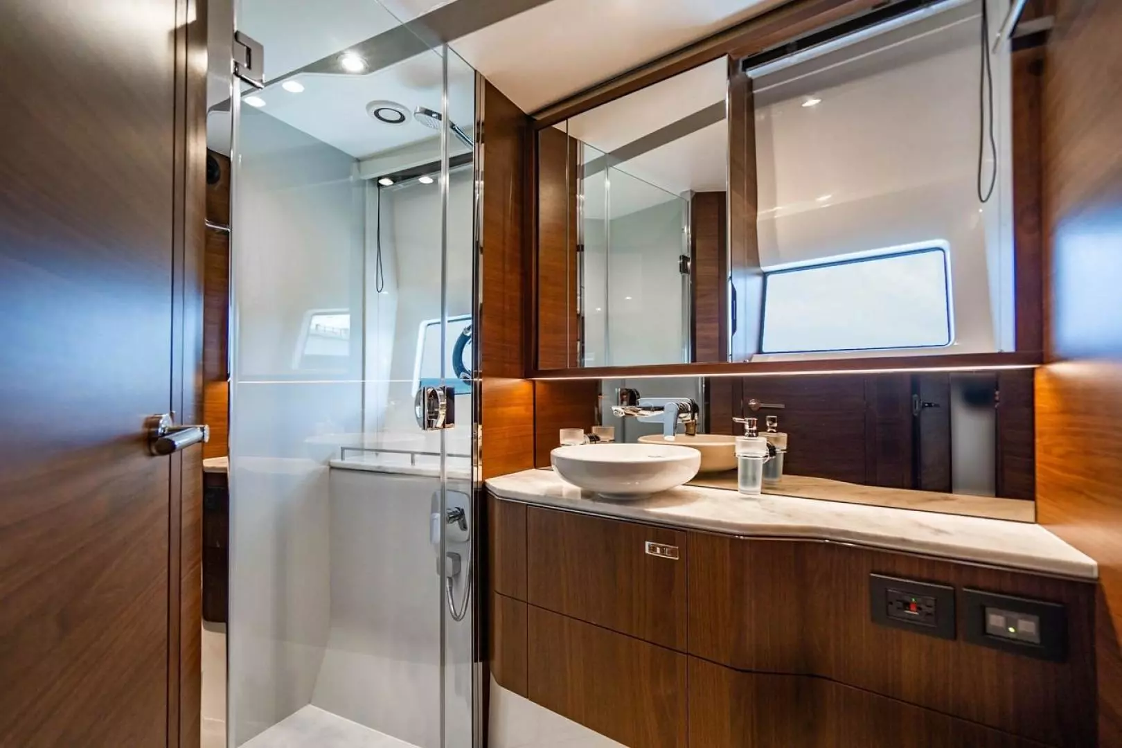 2020 Princess V60 - Image 26