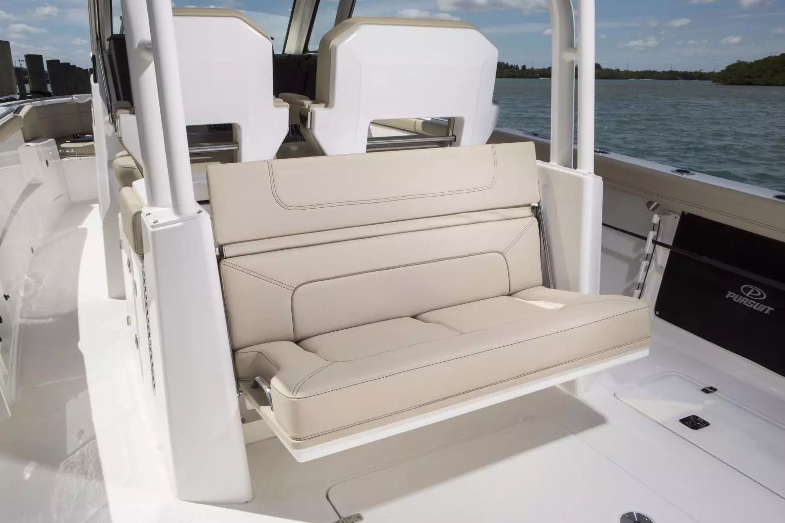 2021 Pursuit S328 - Image 13