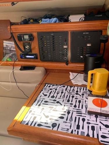 2005 Hunter 33 - 20
