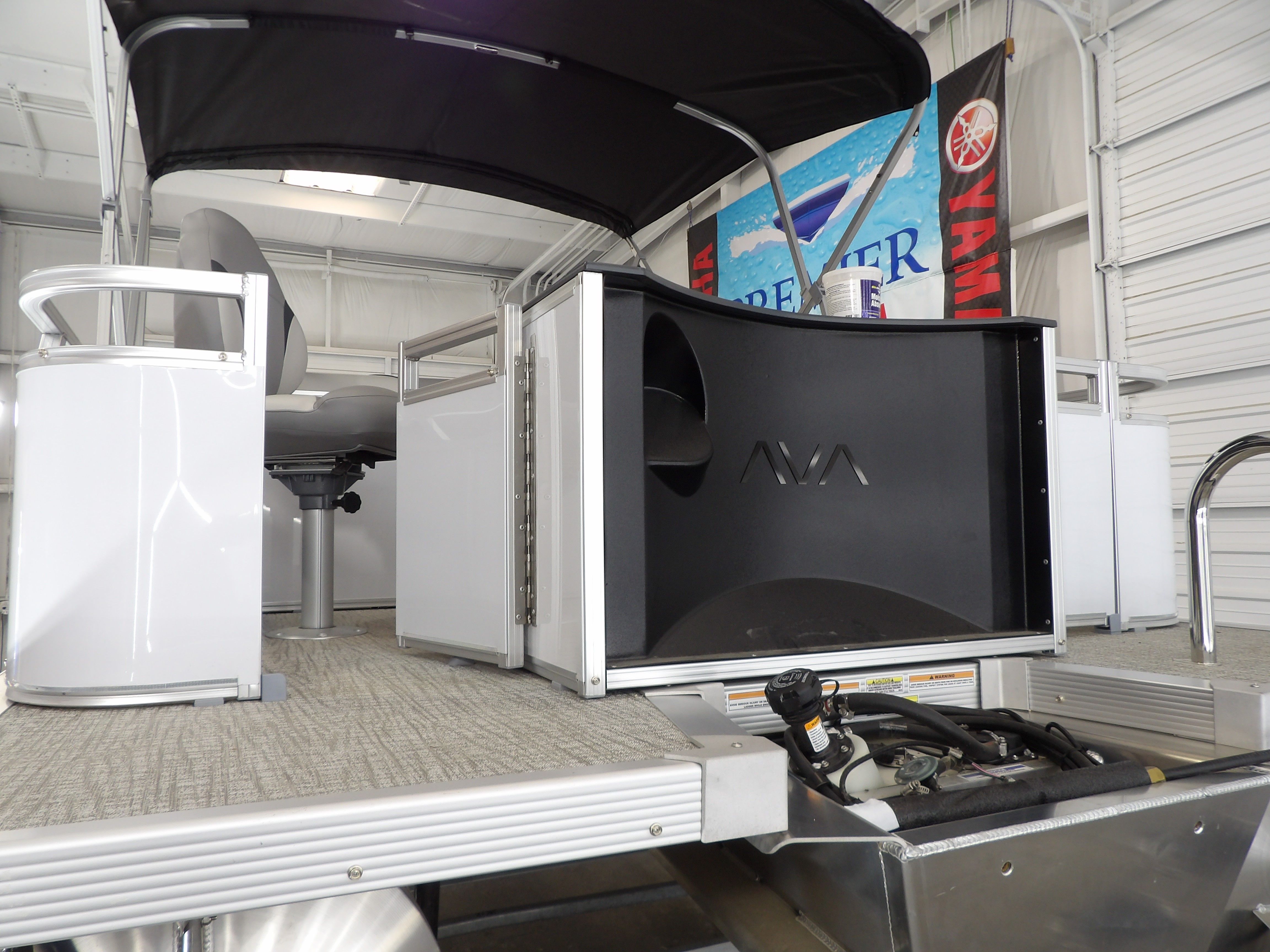 2026 Avalon Venture 85 Rear Fish - 21' - 13