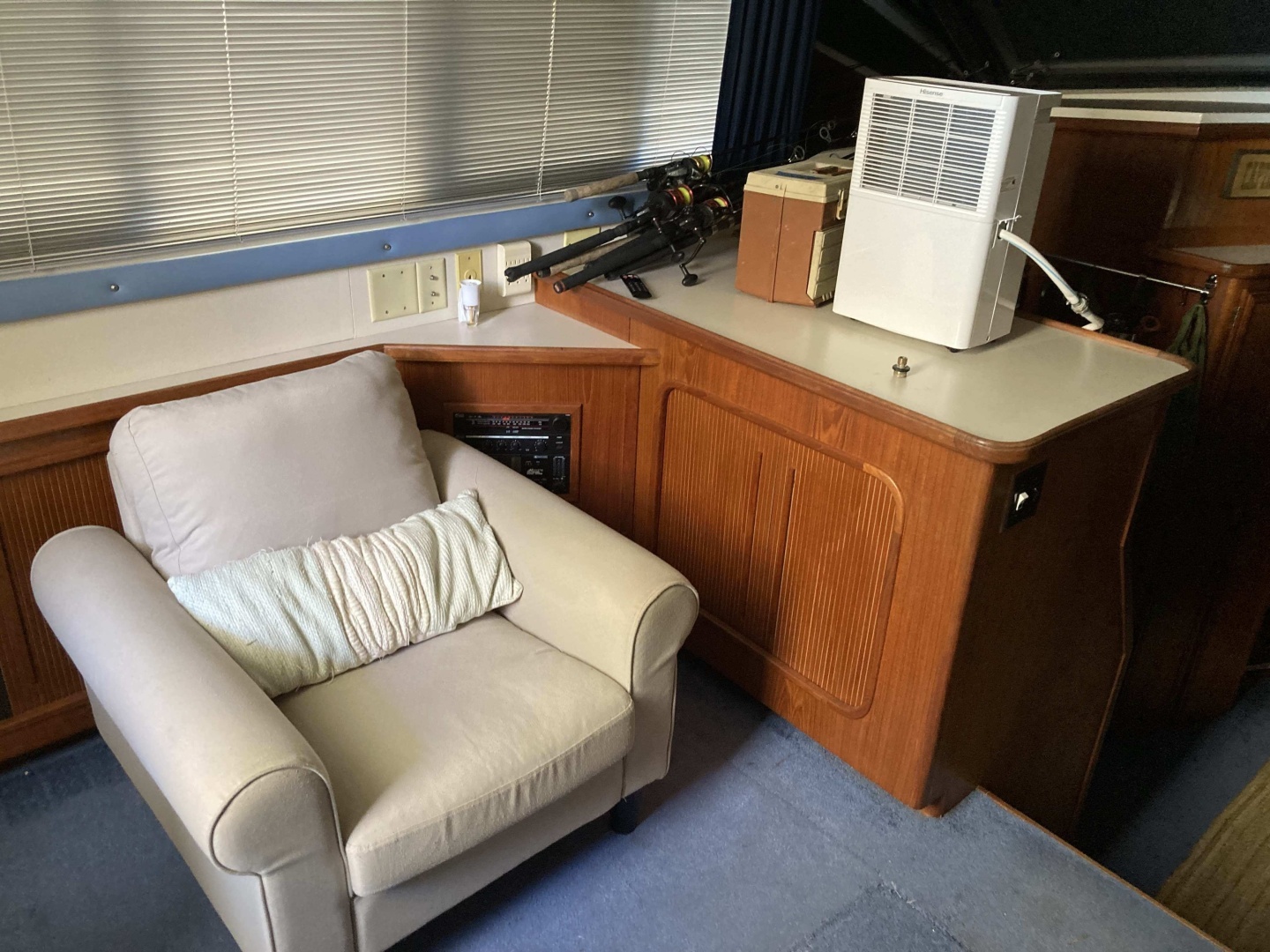 1989 Carver 3807 - Image 20