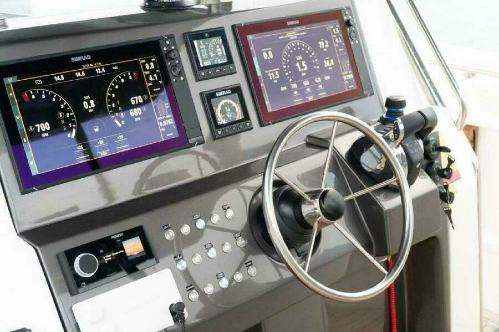 2025 Fishing Raptor 390 Solarium - Image 4