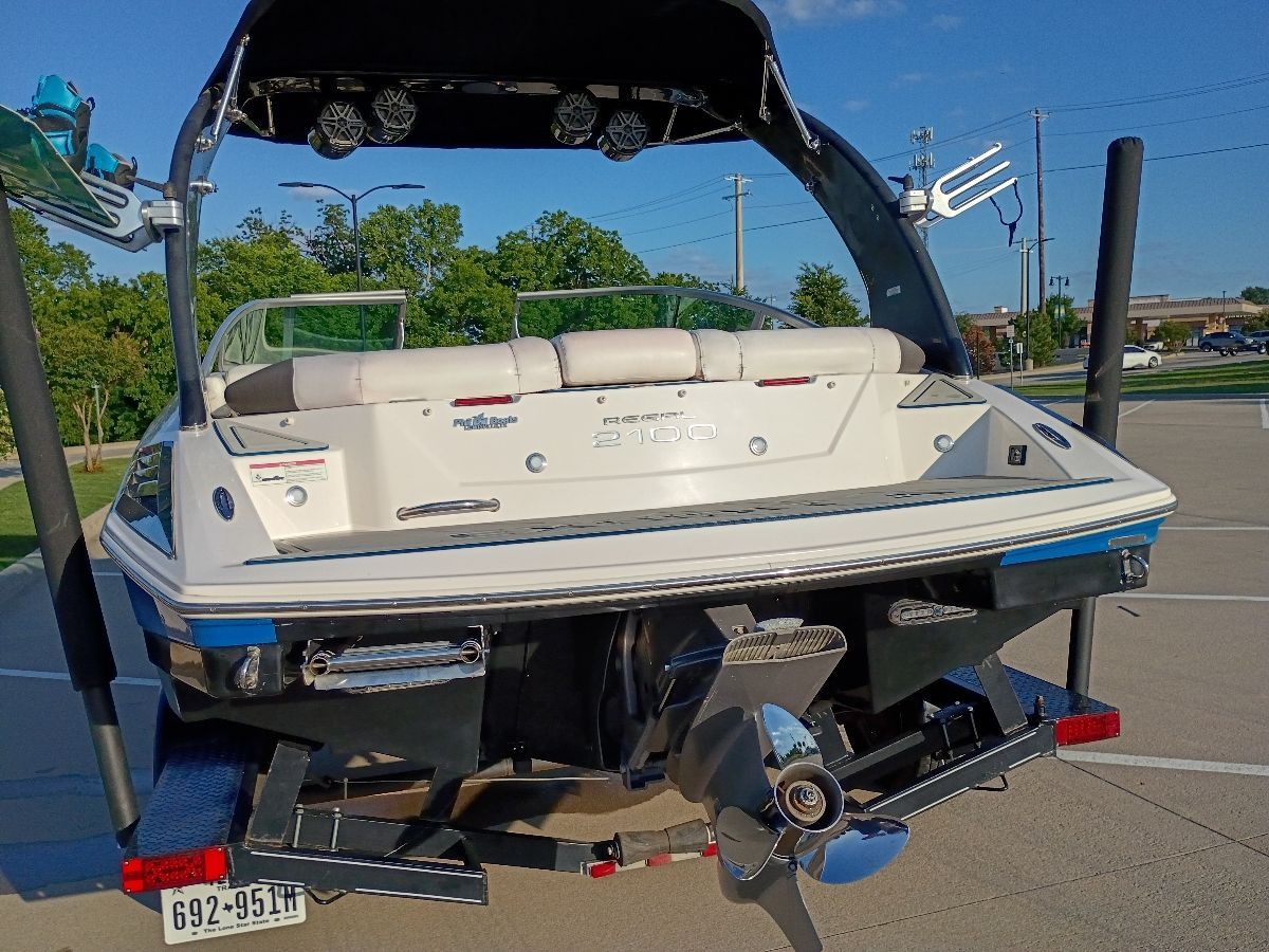 2011 Regal 2100 Bowrider - 6