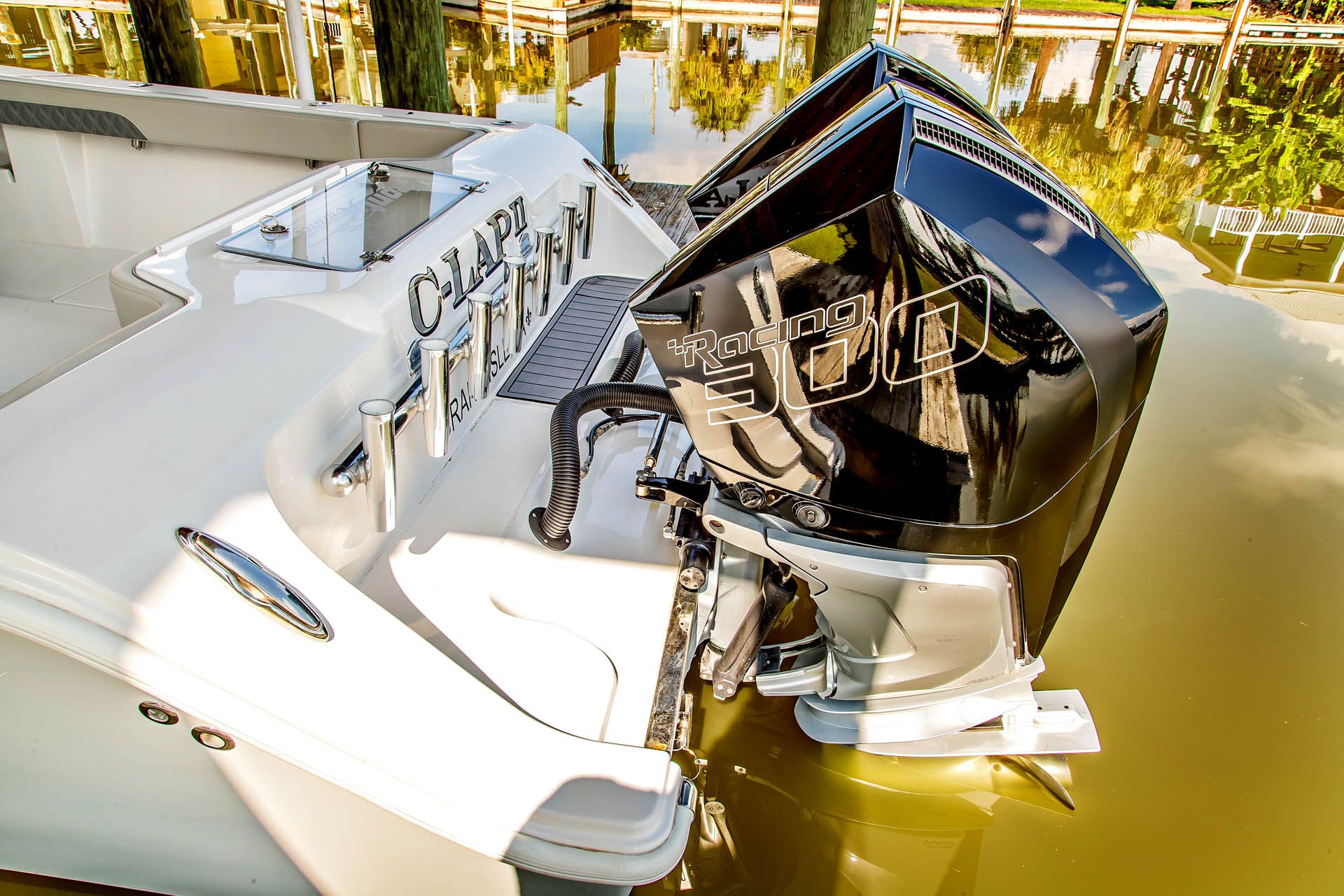 2023 Front Runner 33 Center Console - 21