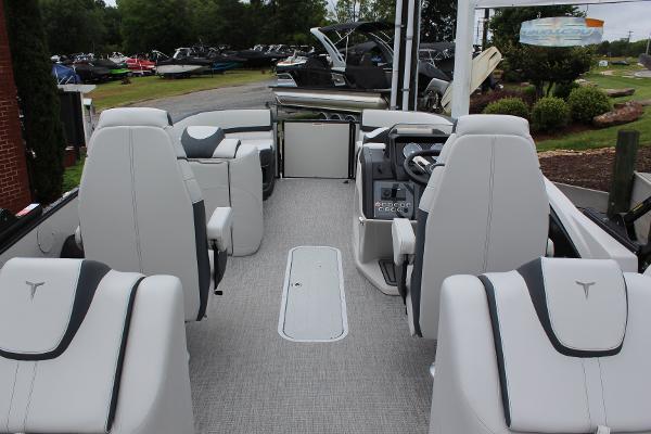 2025 Tahoe Pontoon Cascade Quad Lounger with spacious seating and modern design.