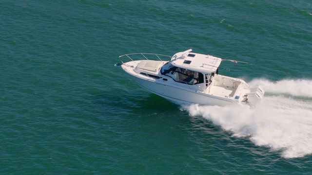 2023 Boston Whaler 325 Conquest - 4