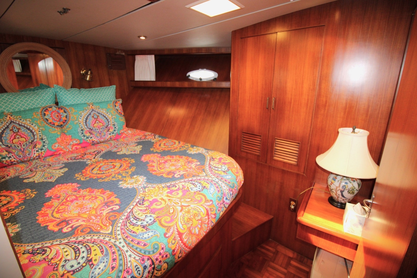 1995 Jefferson 52 Rivanna Cockpit MY - Image 18