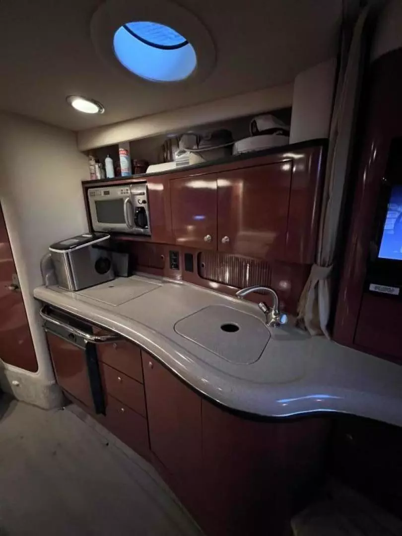 2005 Sea Ray Sundancer 320 - Image 55