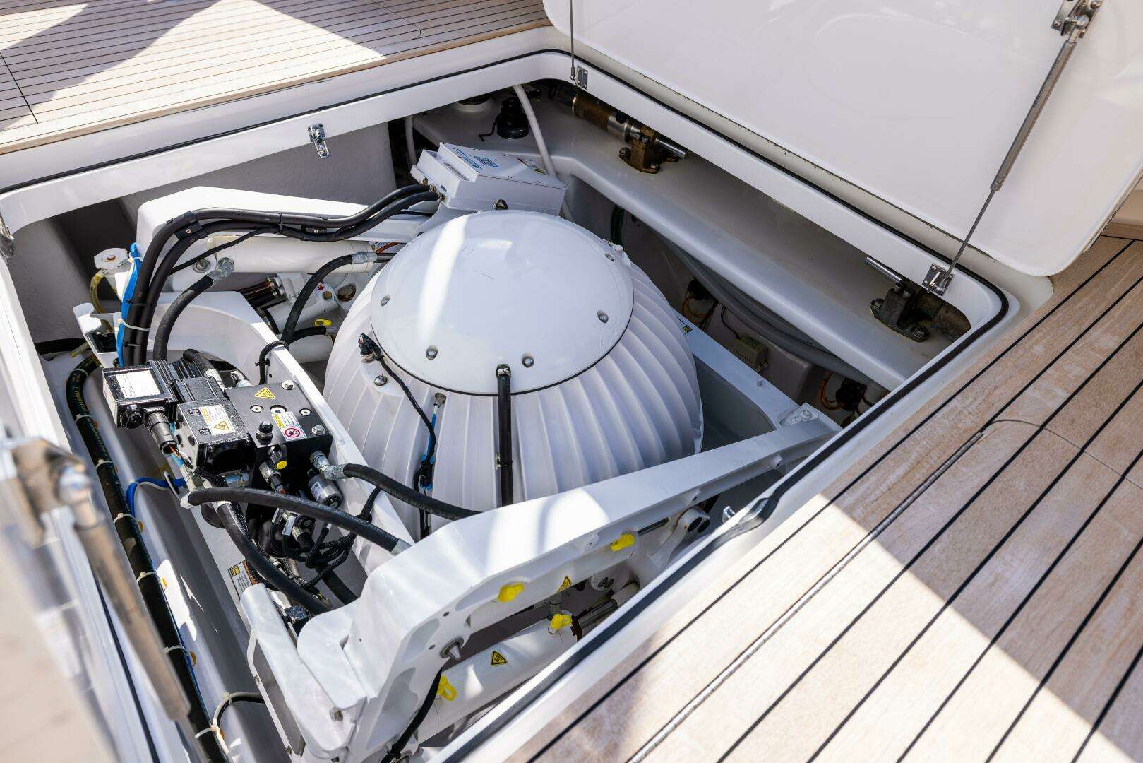 2011 Viking 70 Convertible - Image 68