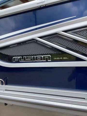 2026 SunCatcher Fusion 324SL - 11