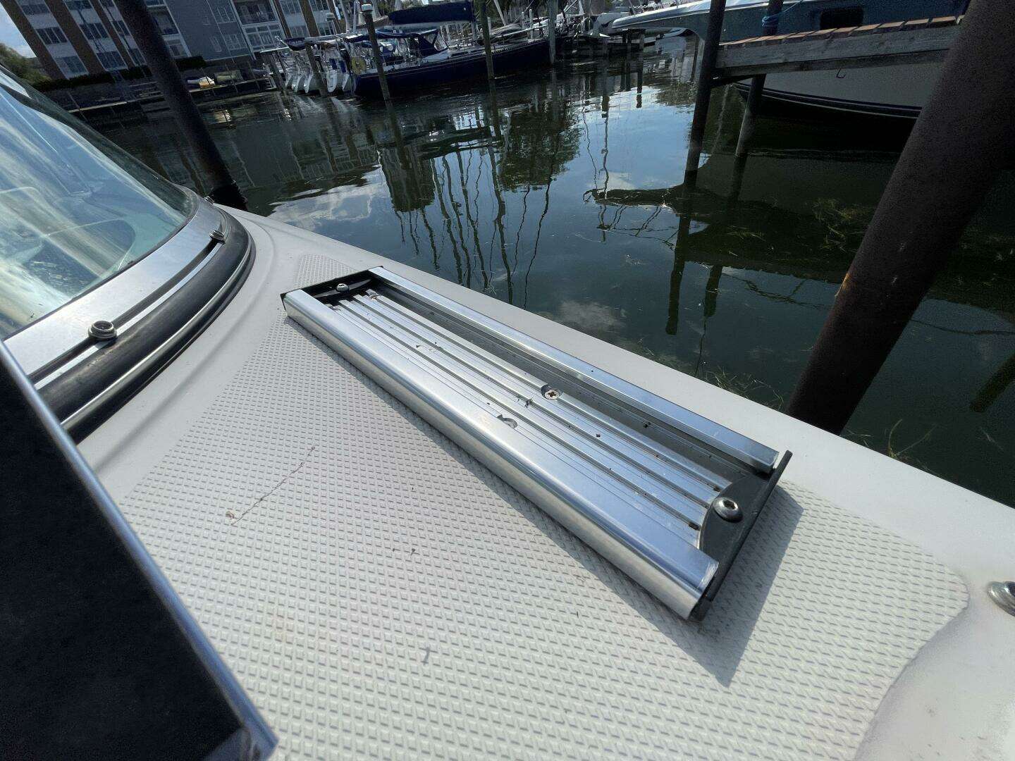 2010 Sea Ray 280 Sun Deck - Image 16