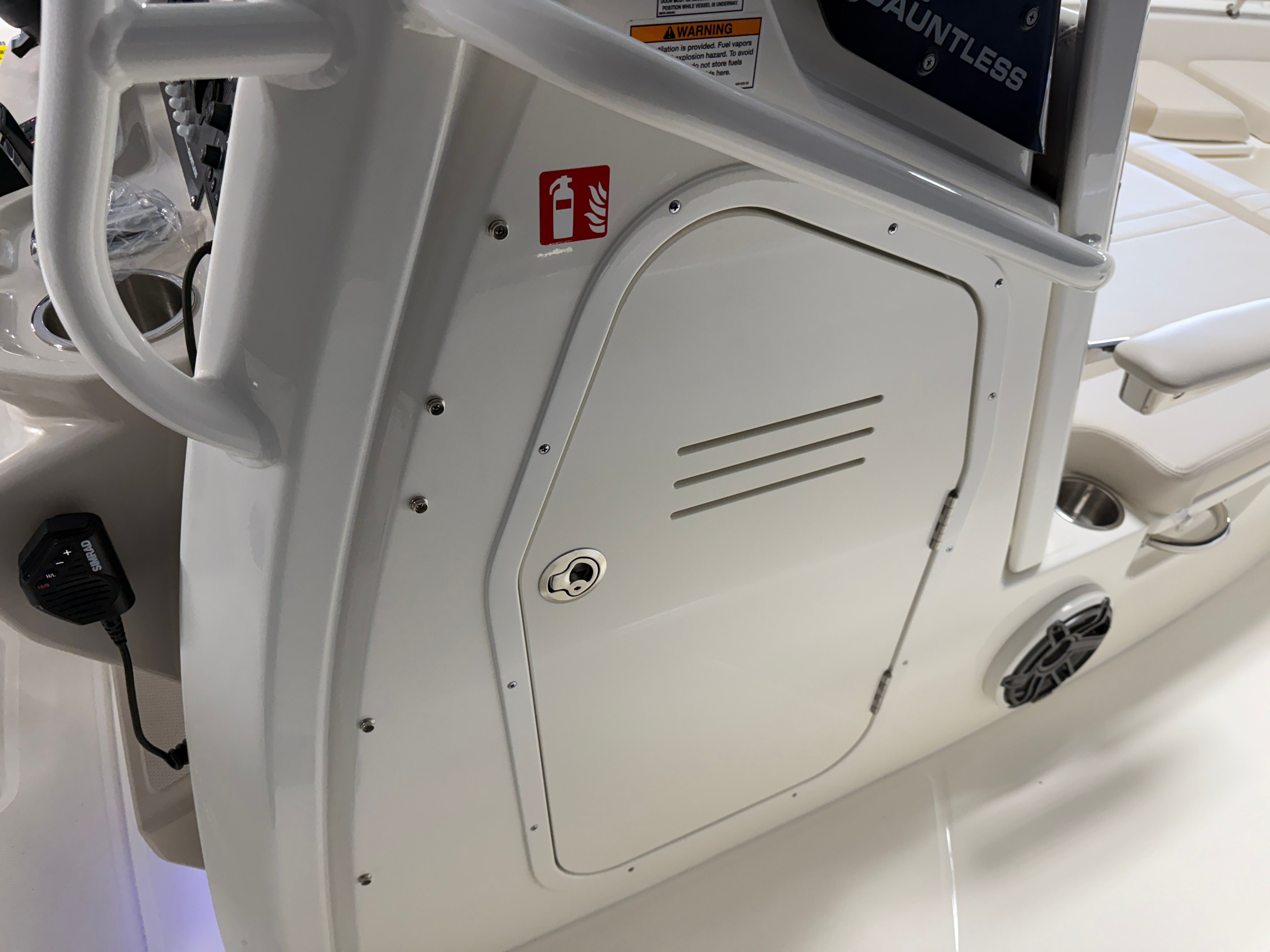 2026 Boston Whaler 250 Dauntless - 71