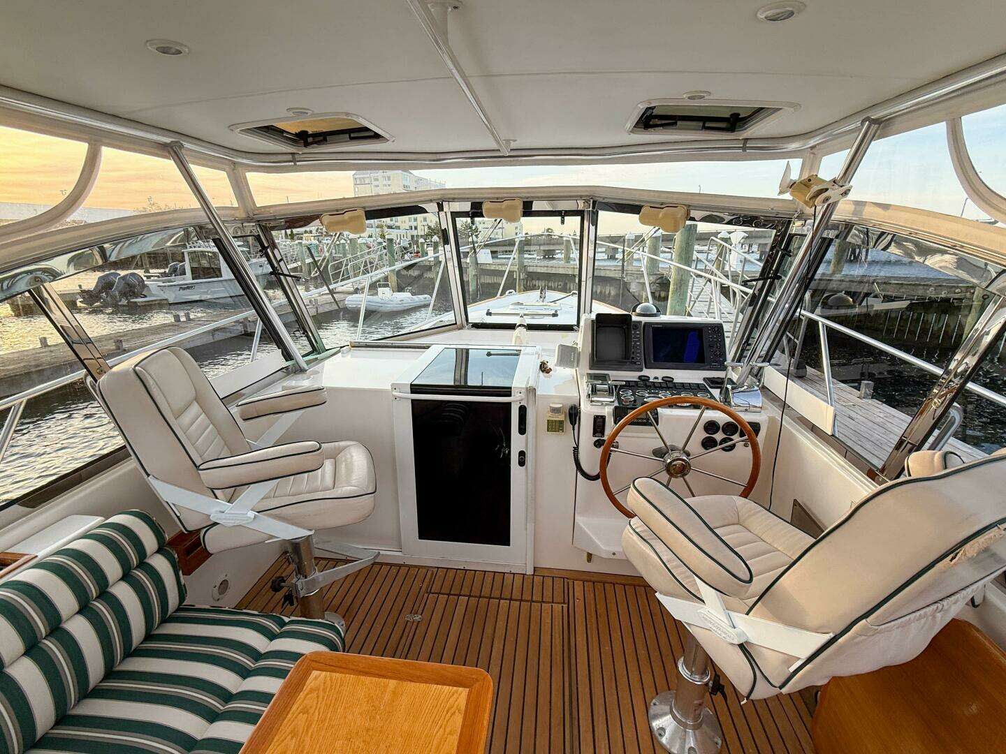 2002 Legacy 34 Express Twin Jet - Image 16