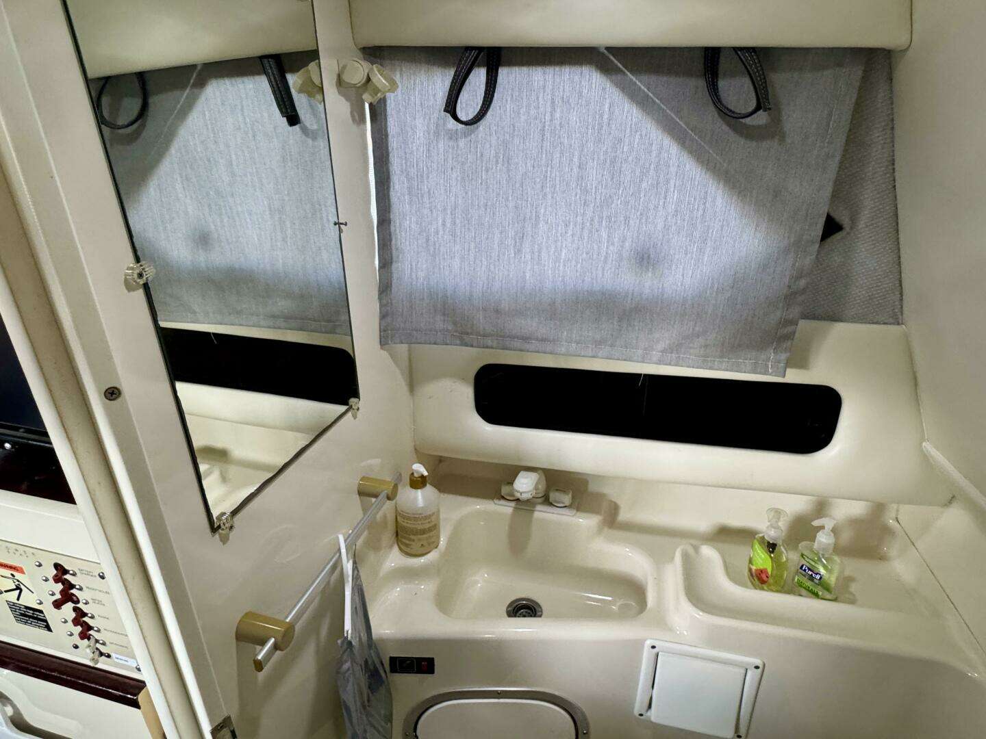 1997 Bayliner 2859 Ciera Express - Image 60