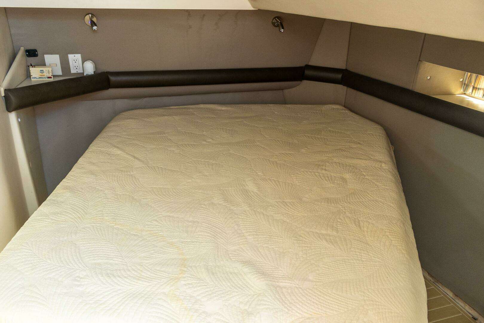 1995 Cruisers ESPRIT 3570 - Image 35