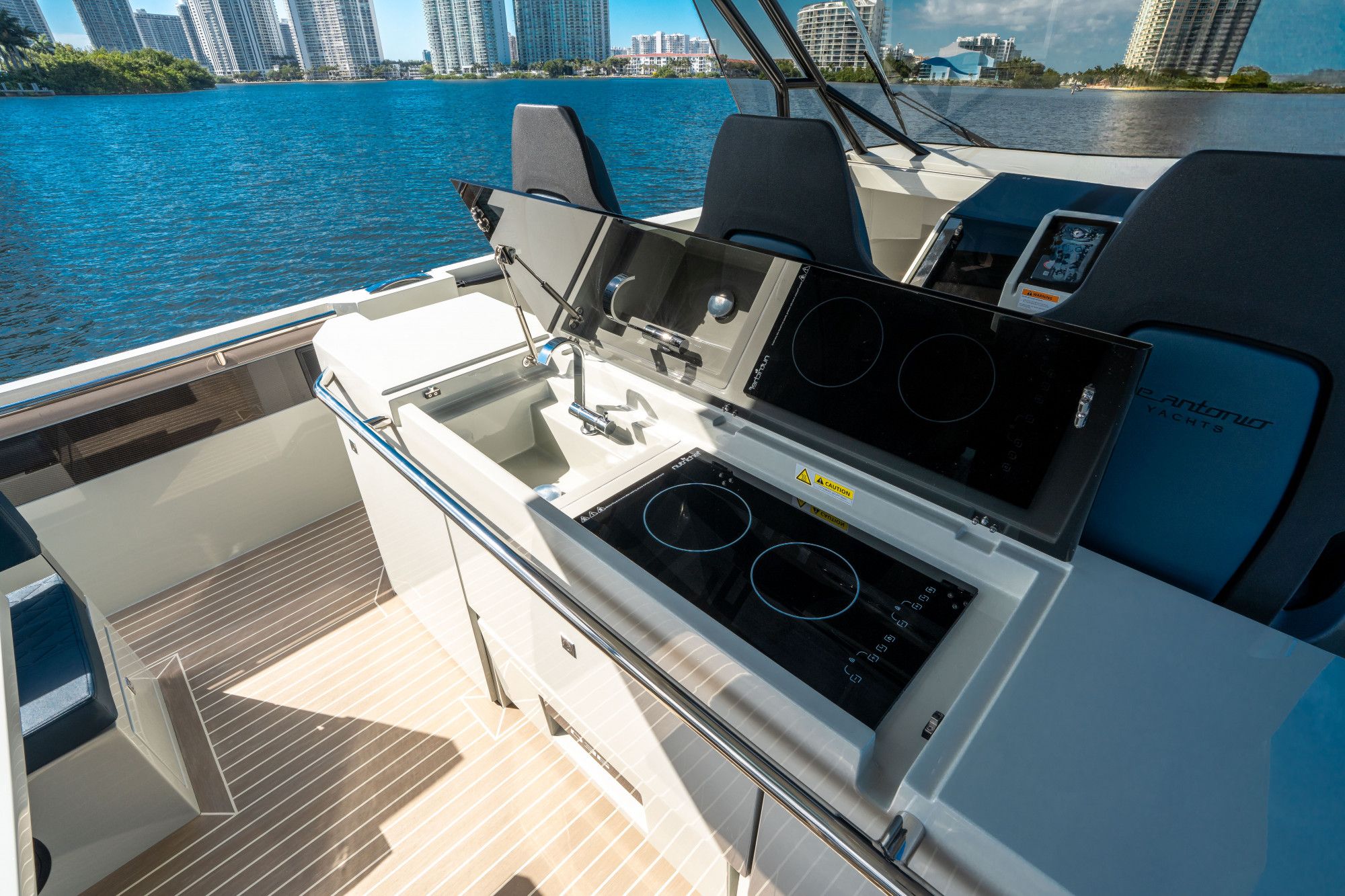 2025 De Antonio Yachts D36 OPEN - 18