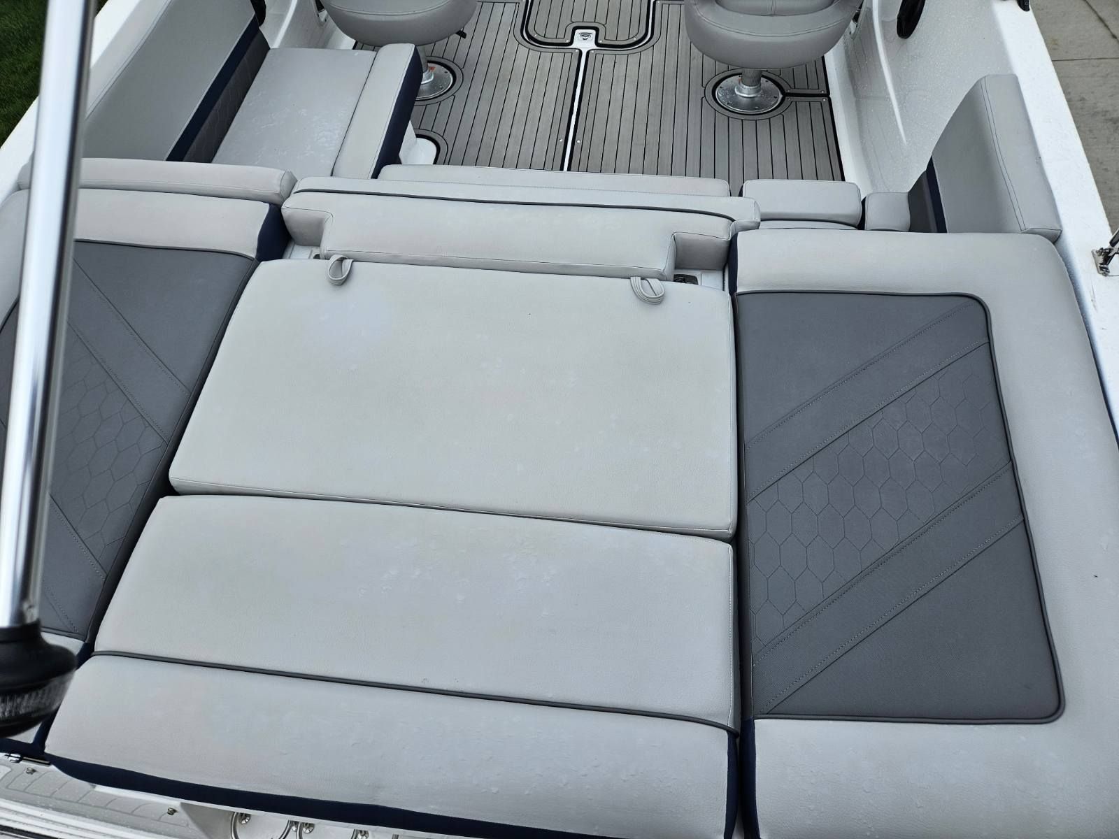 2019 Hurricane Sun Deck 217 - 5