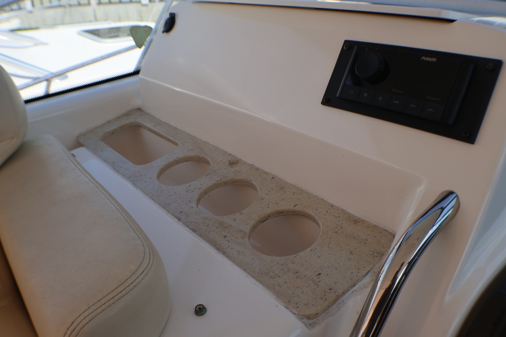 2009 Tiara Yachts 3500 Sovran - Image 15