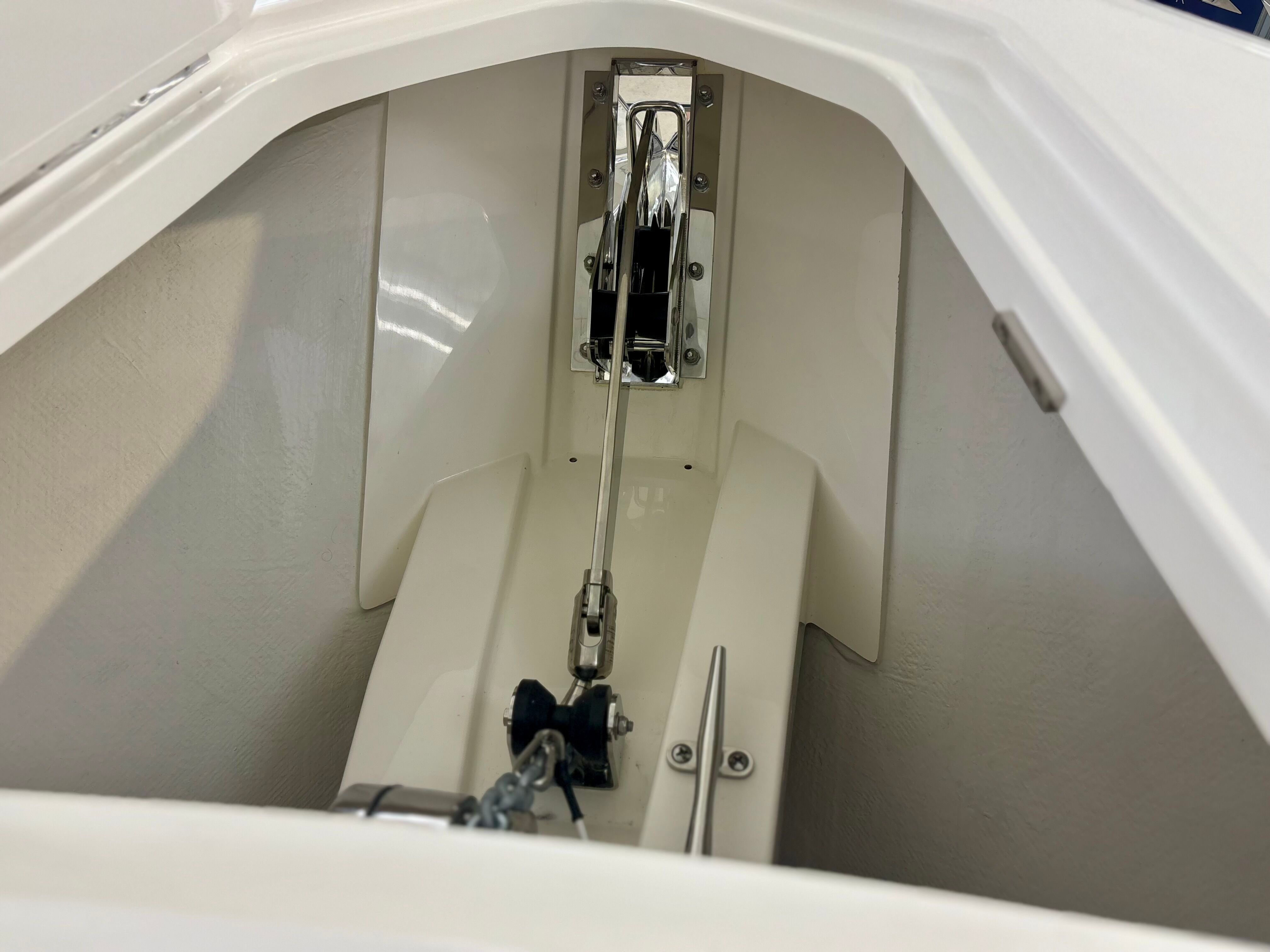 2026 TIARA YACHTS 43 LS - Image 41