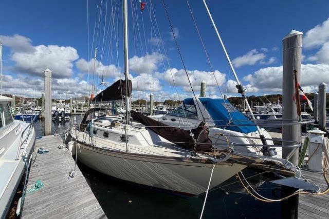 1985 Cape Dory Cutter