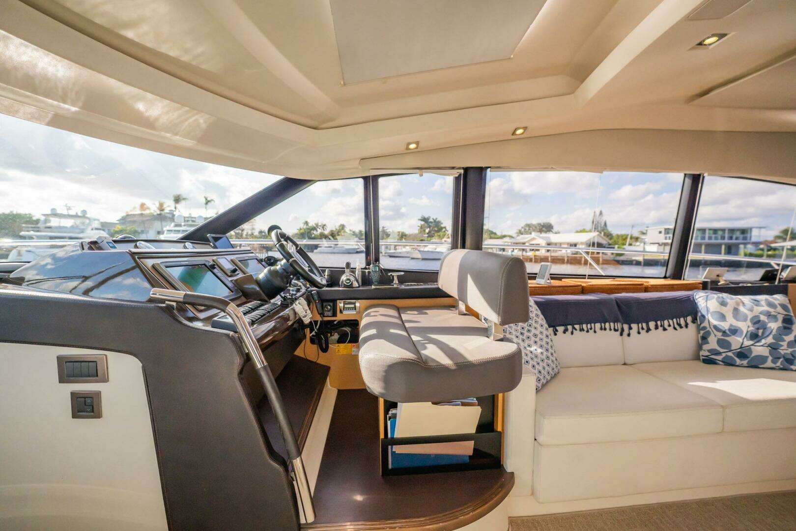 2013 Prestige 500 S - Image 41