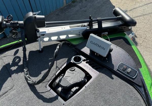 Nitro Z18 Pro 2025 boat deck with Garmin device and trolling motor.