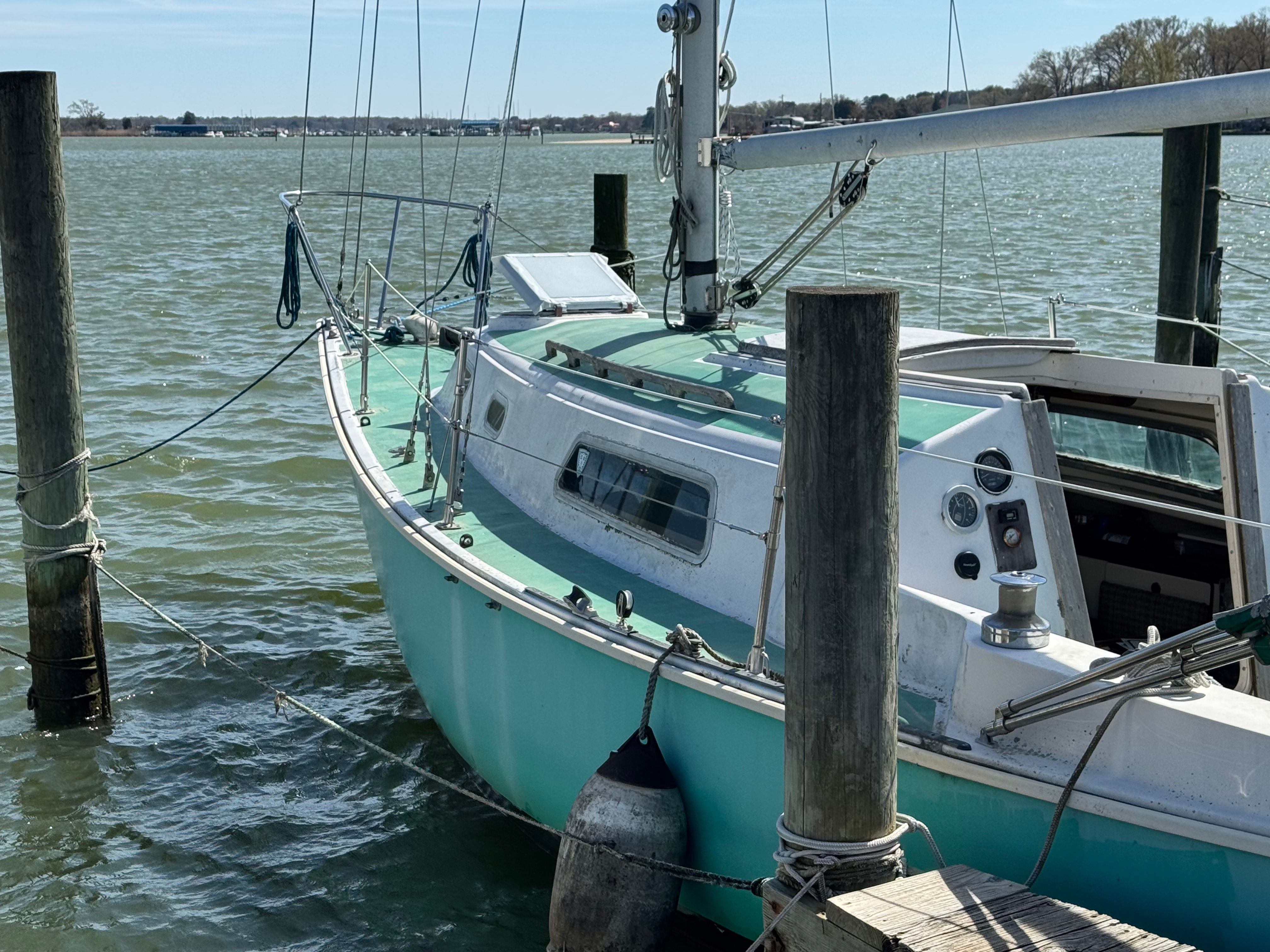 1975 Pearson 30 - 4