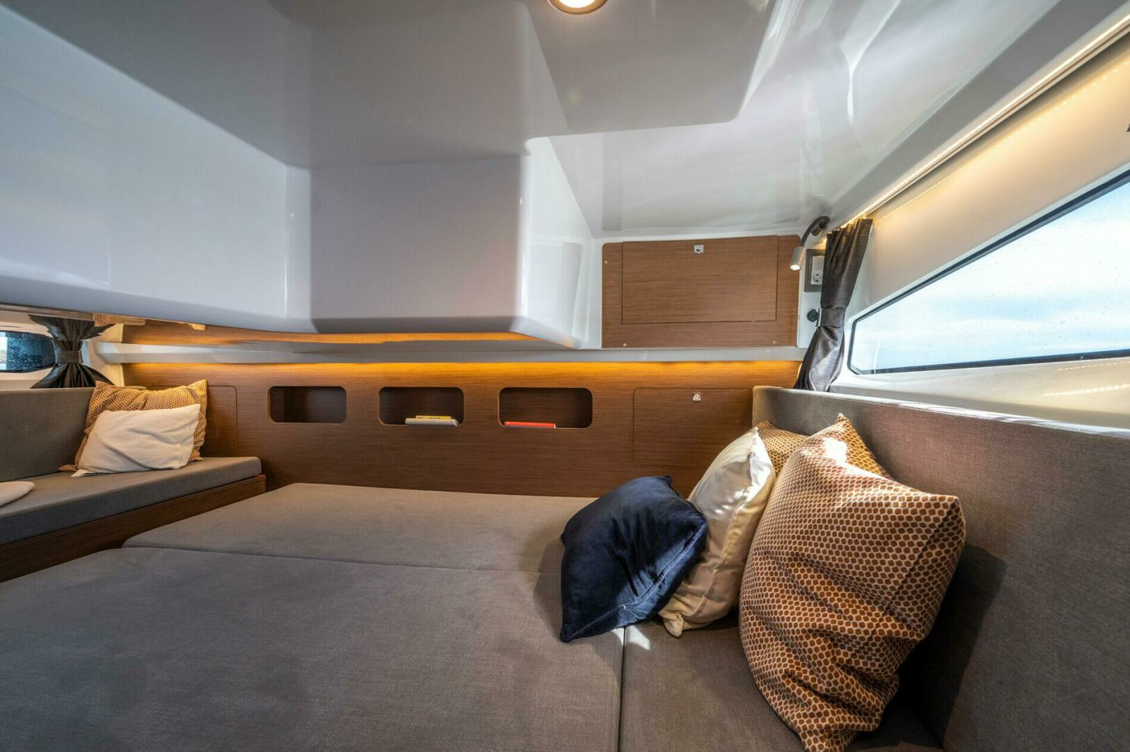 2025 Beneteau Antares 11 Fly - Image 23