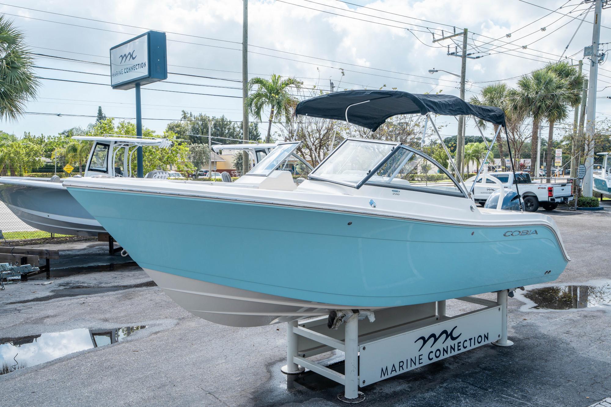 2024 Cobia 220 Dual Console - 6