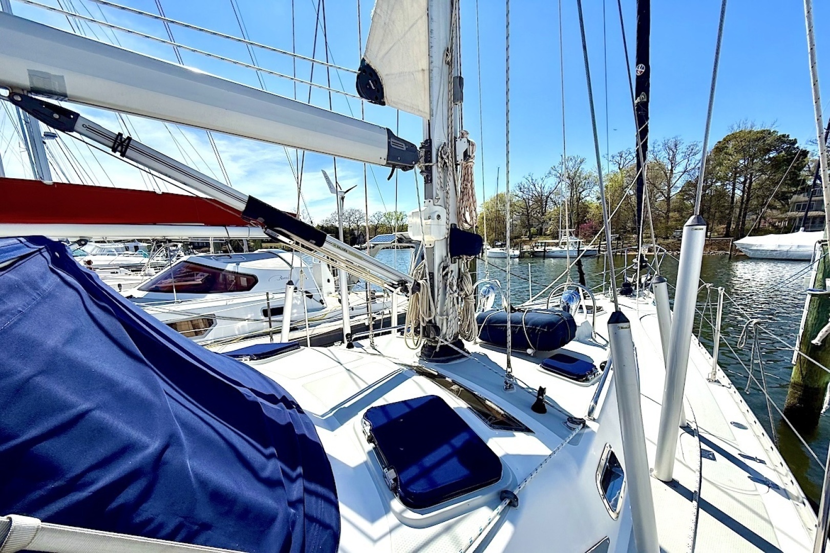 1998 Hylas 49 - Image 13