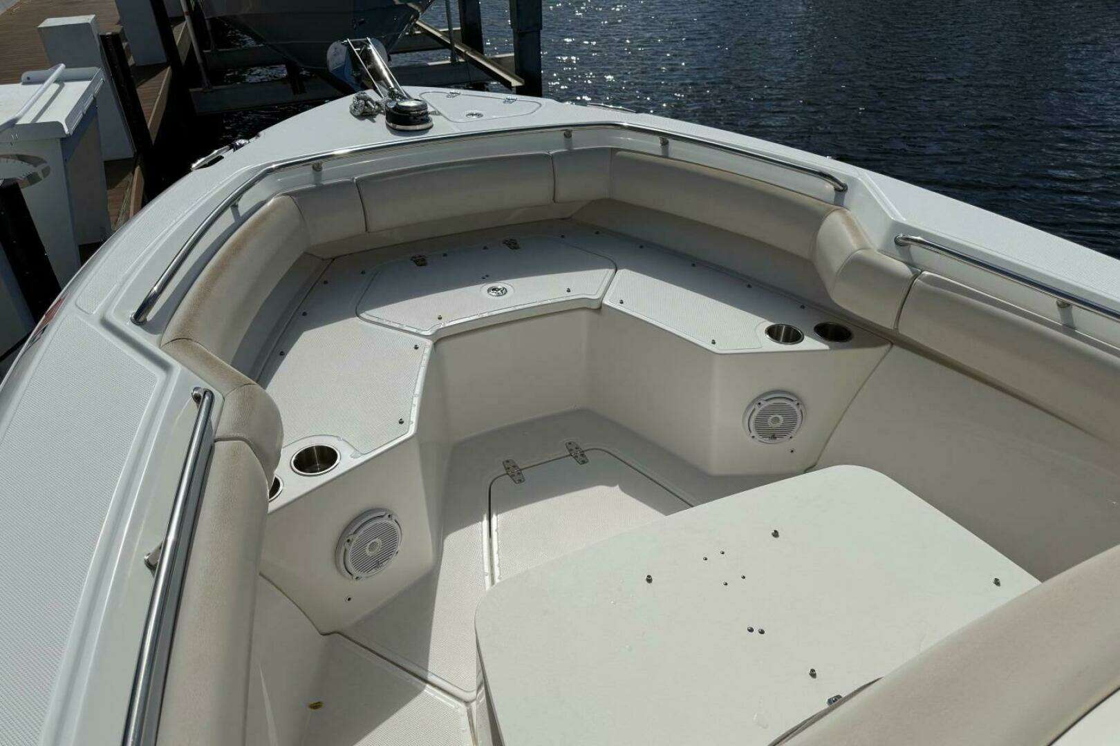 2018 Boston Whaler 250 Outrage - Image 10