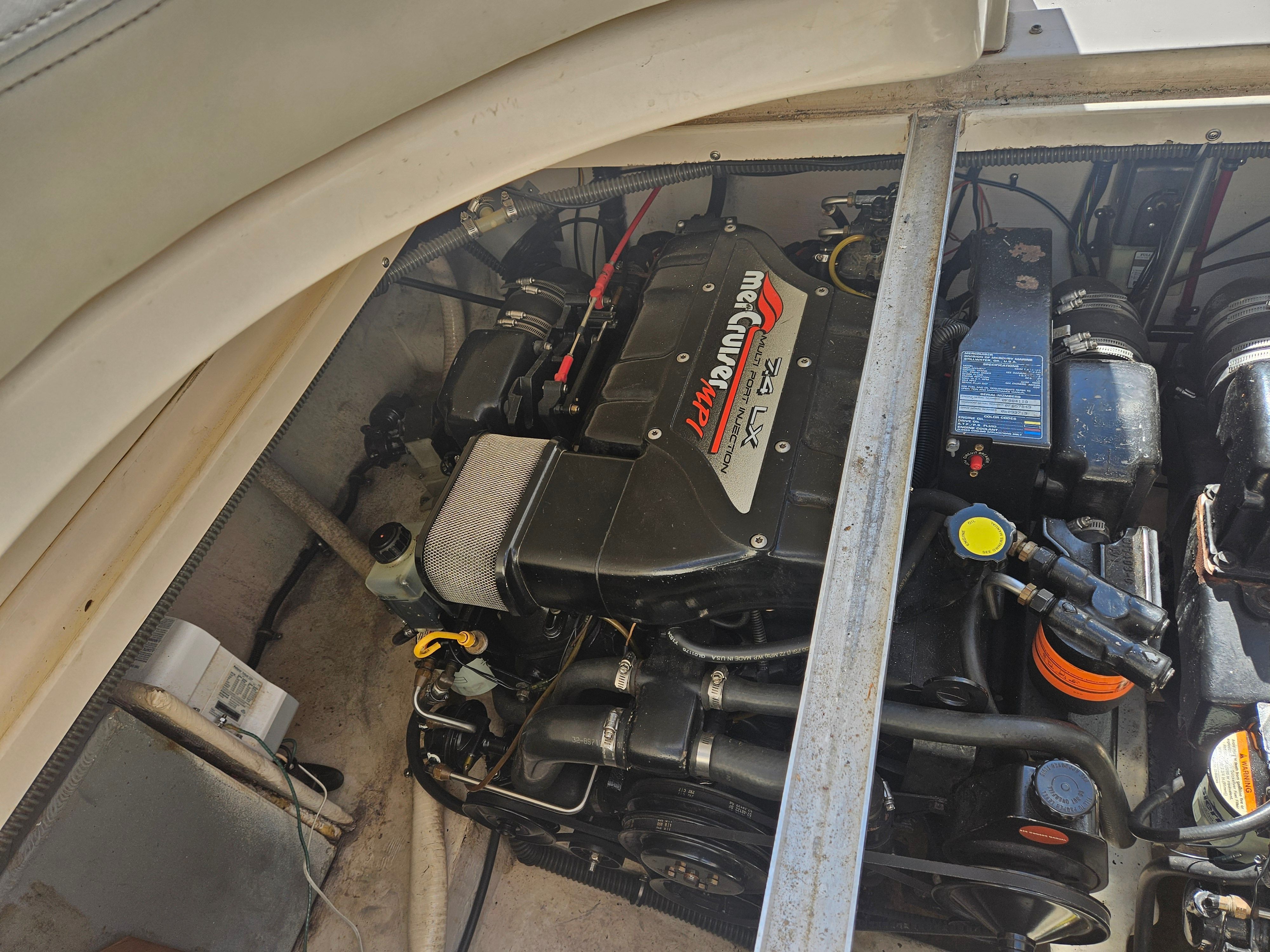 1996 Donzi 3250 LXC - 18