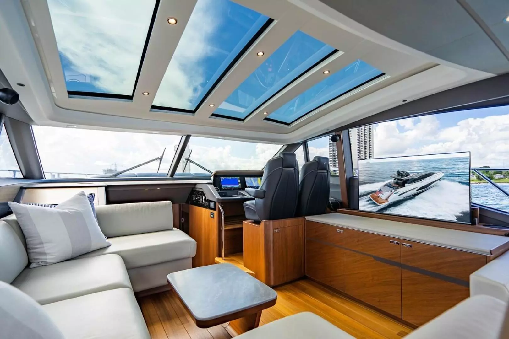 2020 Princess V60 - Image 21