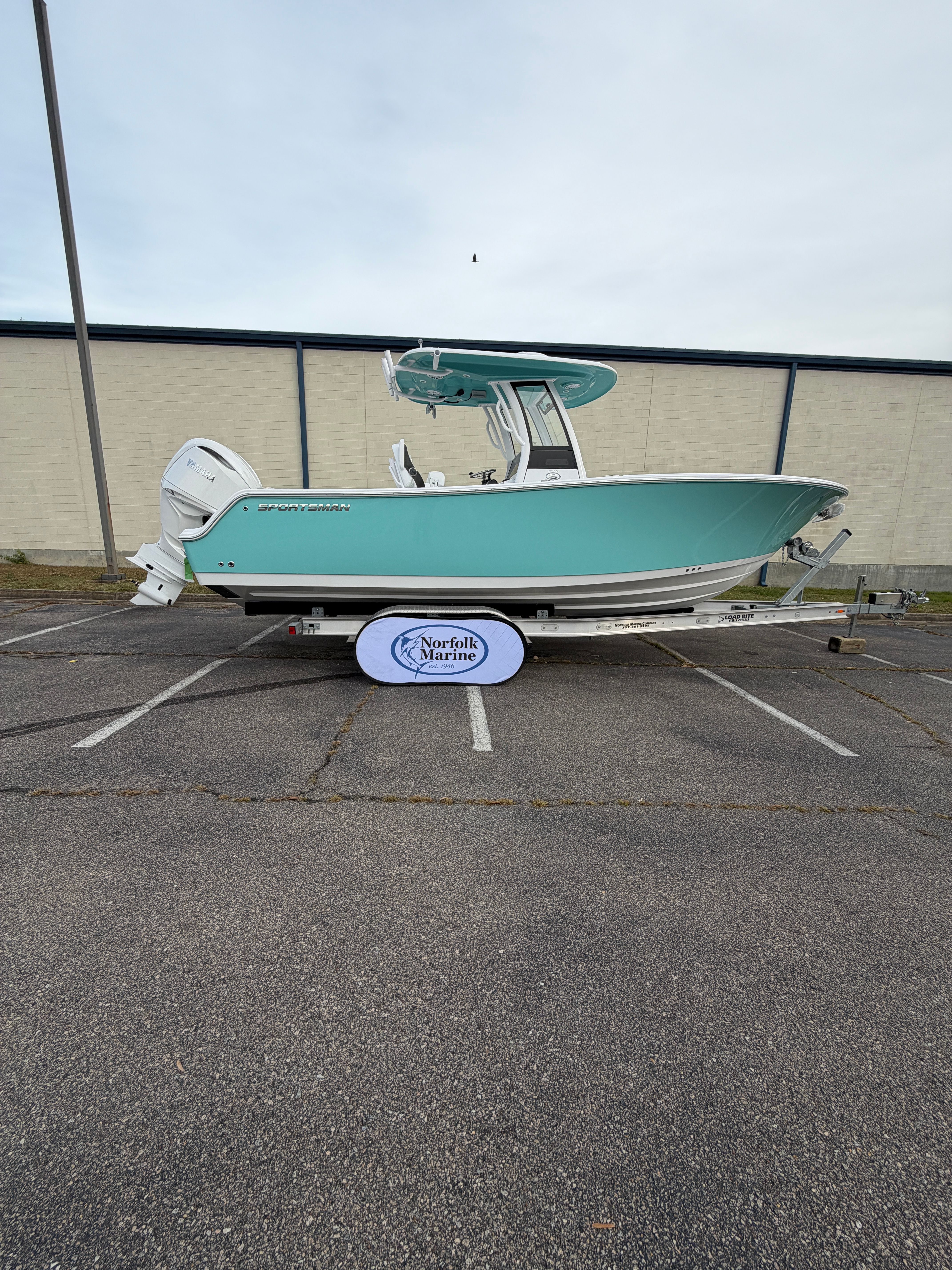 2026 Sportsman Open 252 Center Console