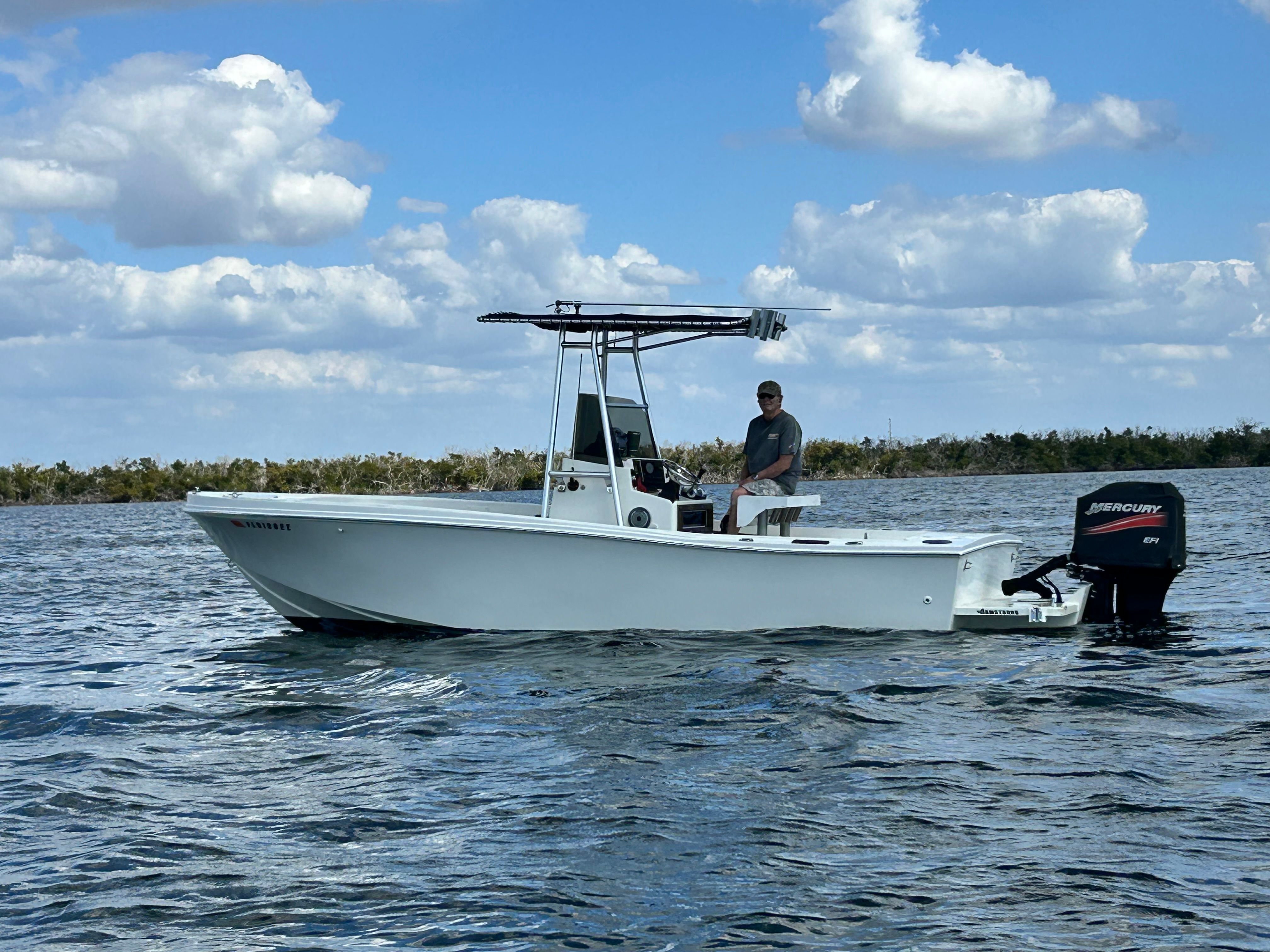 1981 Mako 21