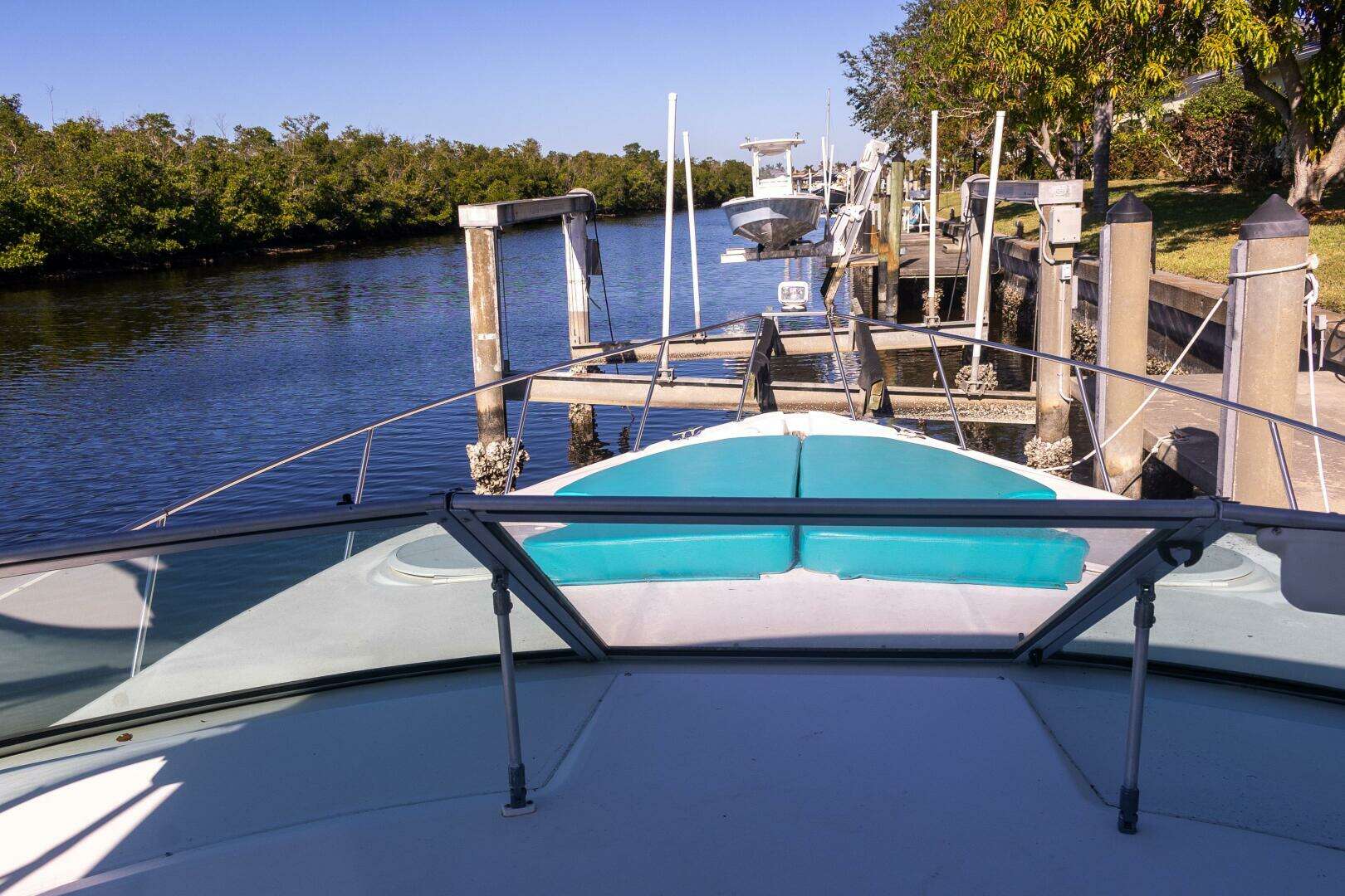 1995 Cruisers ESPRIT 3570 - Image 21