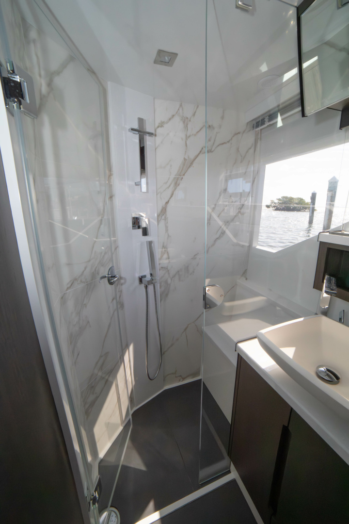 2024 Galeon 510 SKY - Image 37
