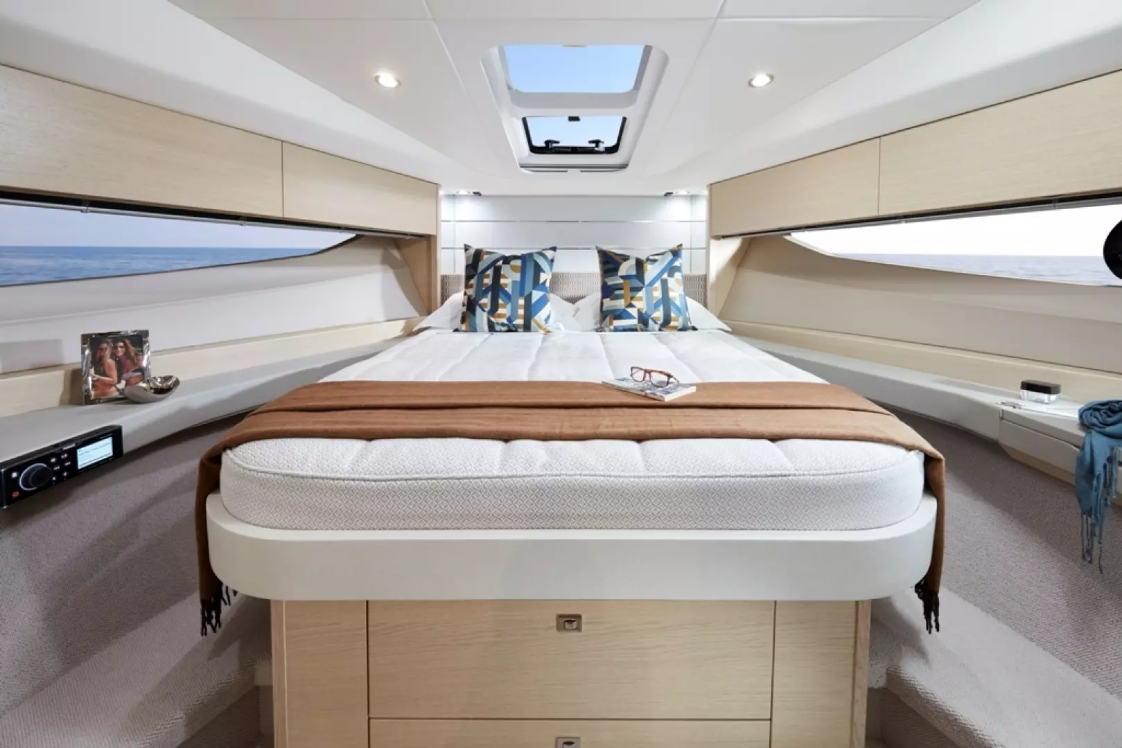 2026 Princess V40 Express - Image 11