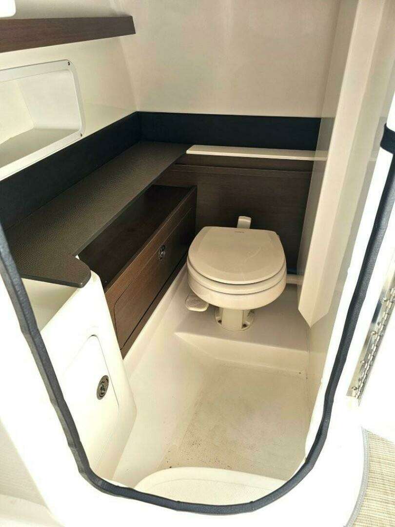 2018 Sea Ray 290 SDX - Image 14