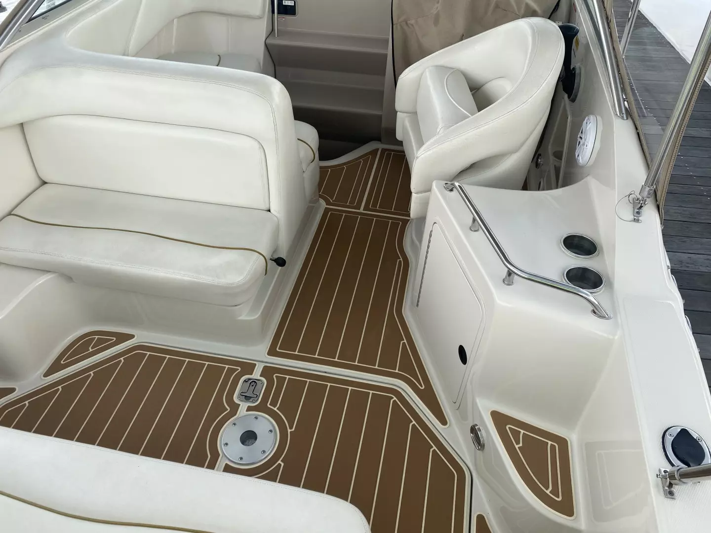 2002 Sea Ray 240 Sundancer - Image 9