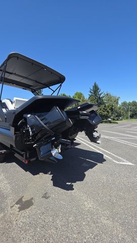 2025 Manitou 26' Explore 6' Max Deck With Dual 150hp Motors - 81