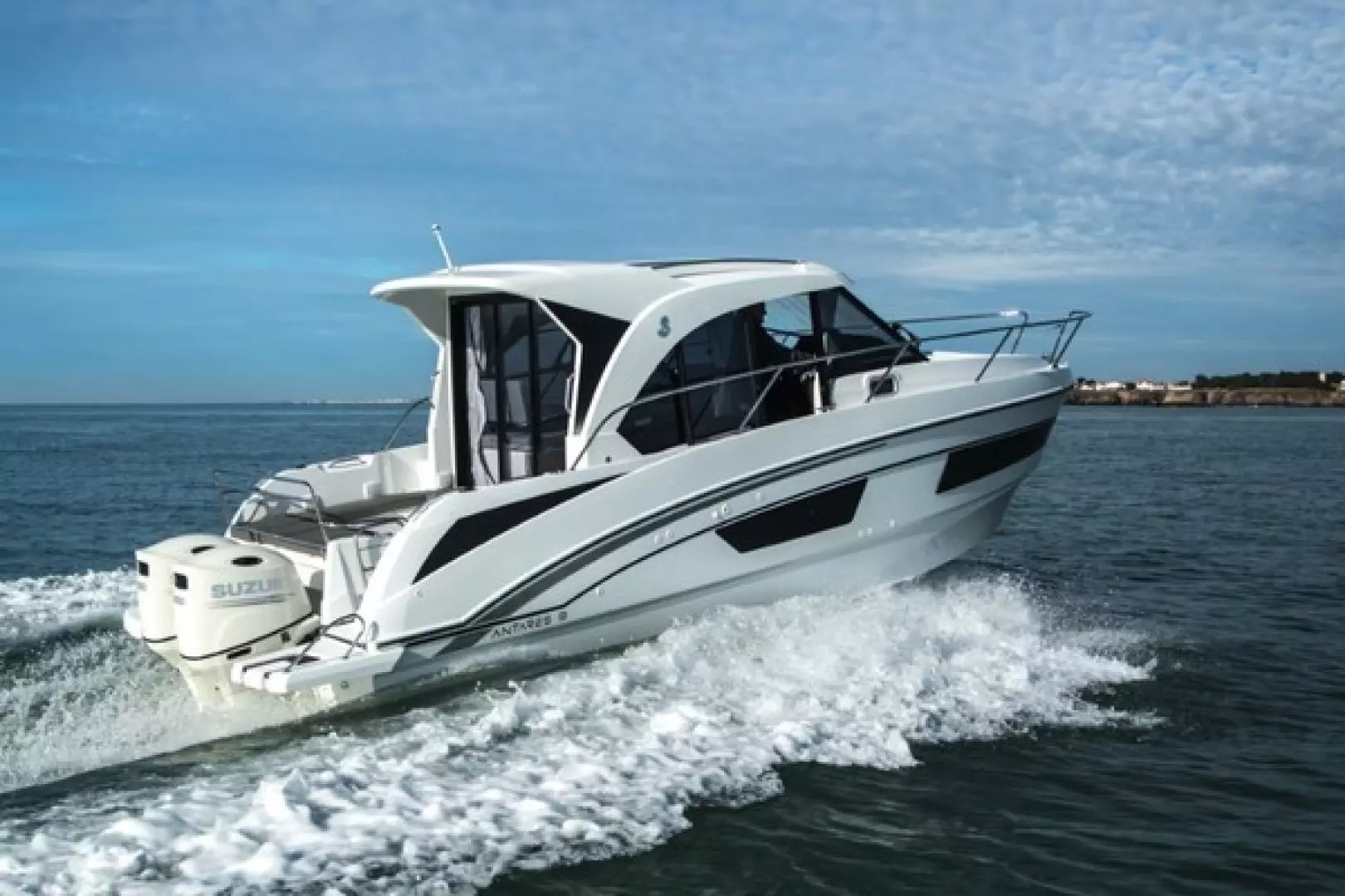 2025 Beneteau Antares 9 - Image 9