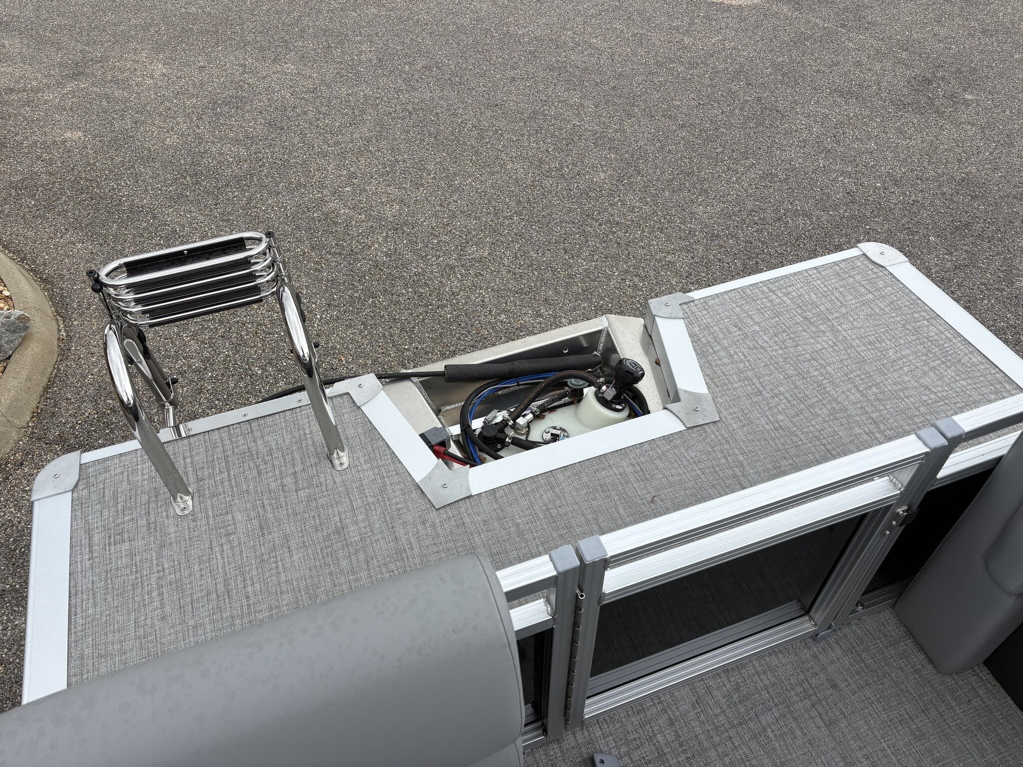 2026 Avalon VLS 21 QUAD LOUNGER-90HP - 7