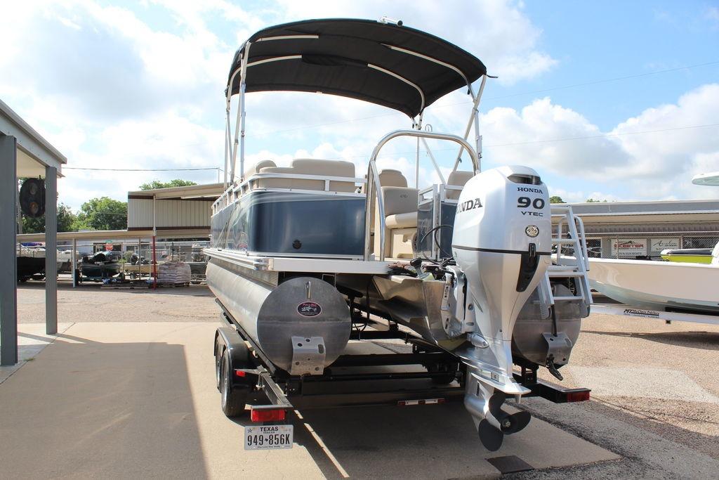 2021 Avalon VLS Quad Lounge 22 FT pontoon boat with Honda 90 VTEC engine.