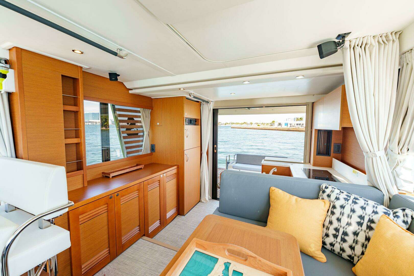 2025 Beneteau — - Image 33