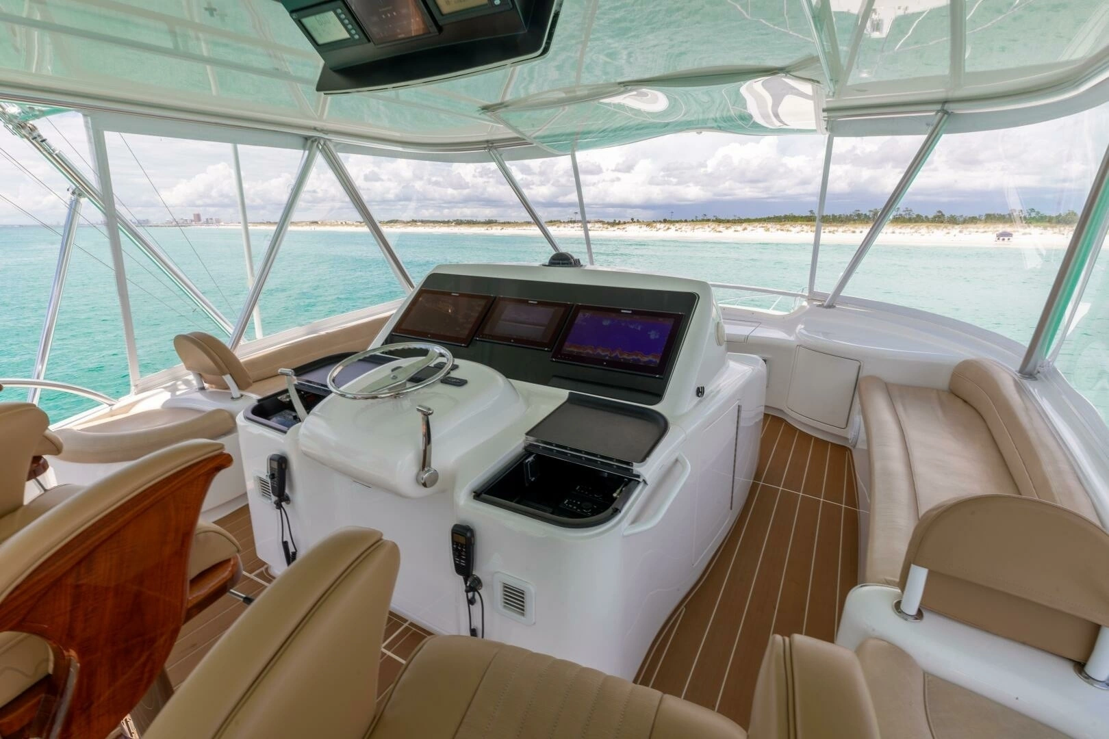 2015 Viking 70 Convertible - Image 29
