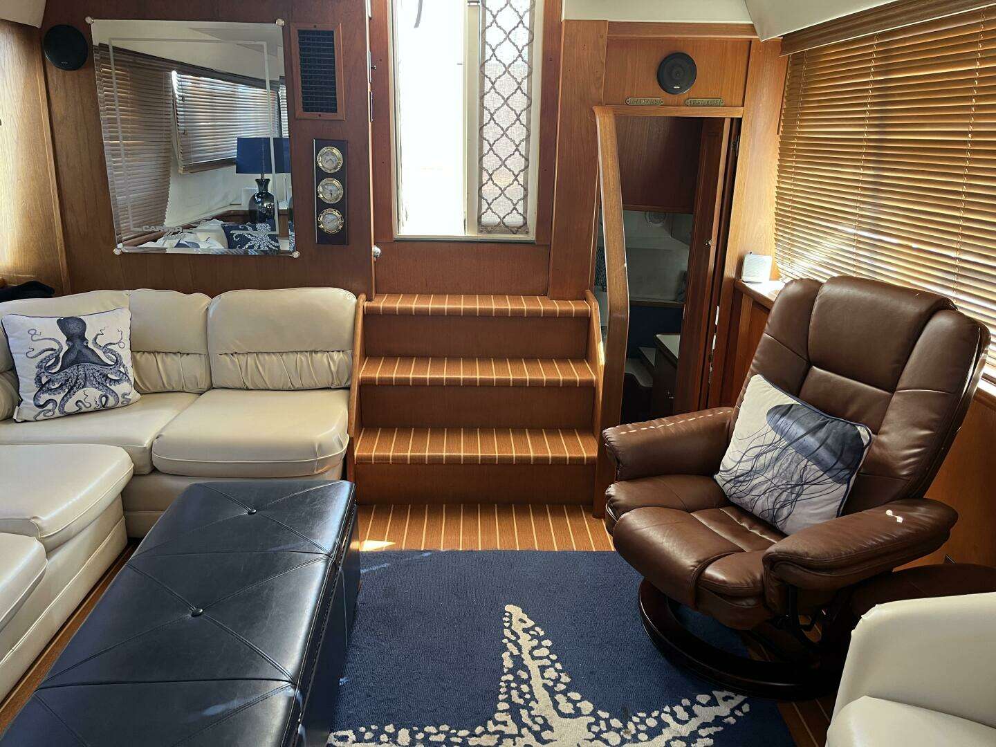 1995 Carver 440 Aft Cabin - Image 10