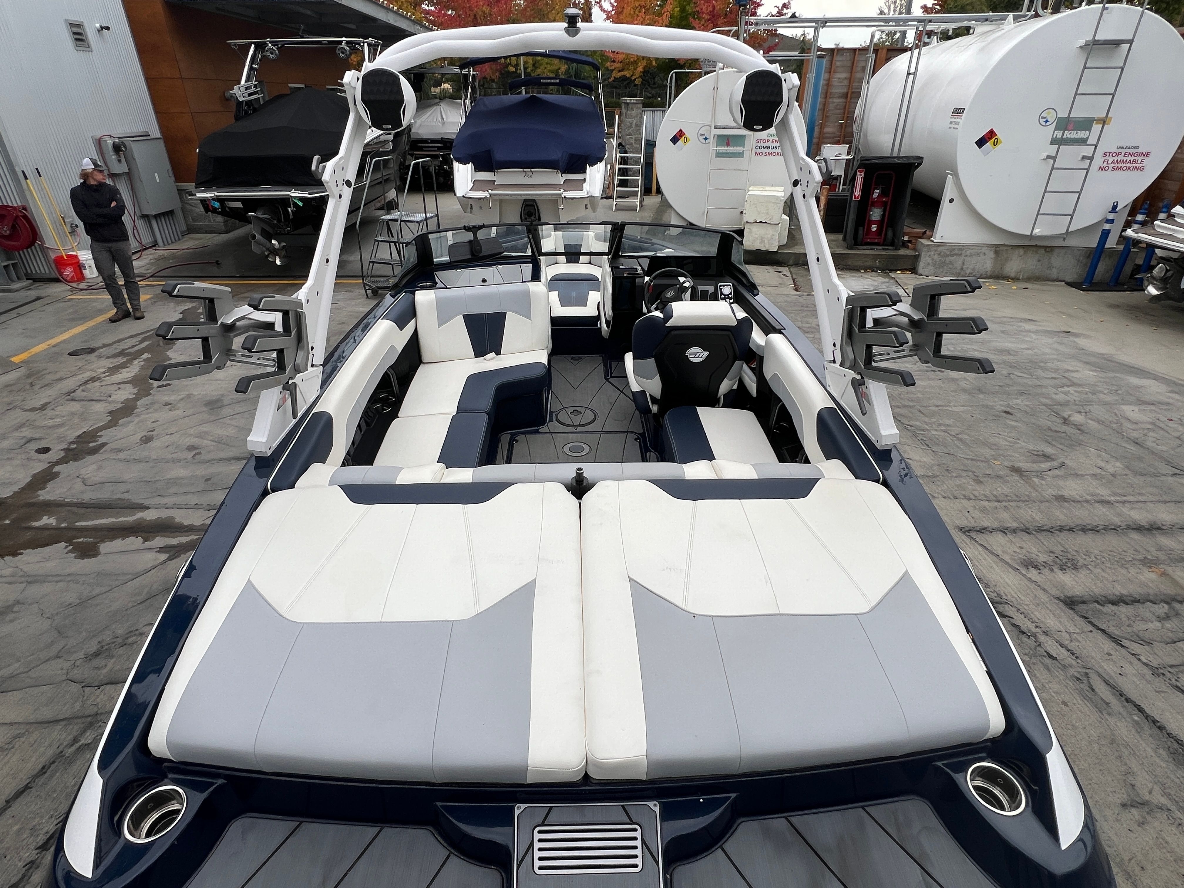 2025 Malibu Wakesetter 20 VTX - 8